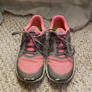 Nike Free Run Pink/Grey Sneakers
